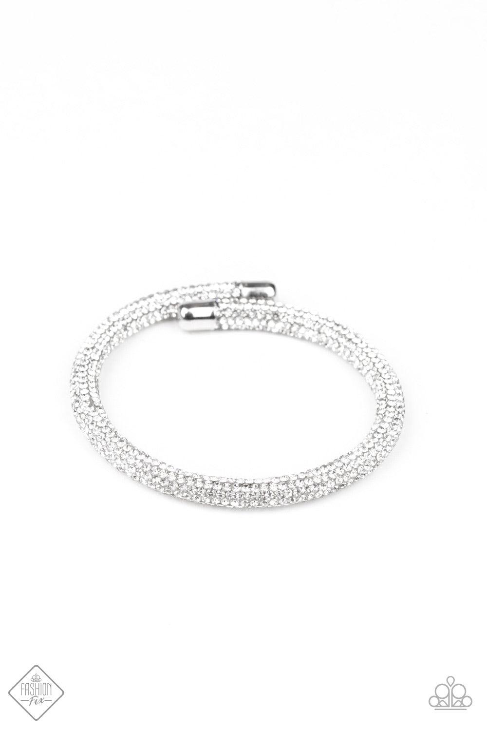 Paparazzi Accessories Fiercely 5th Avenue: FF March 2020 The styles featured in the Fiercely 5th Avenue collection are exactly what you would expect with a name like that: Sleek, classy, metallic designs that you’d find on the streets of New York. The acc