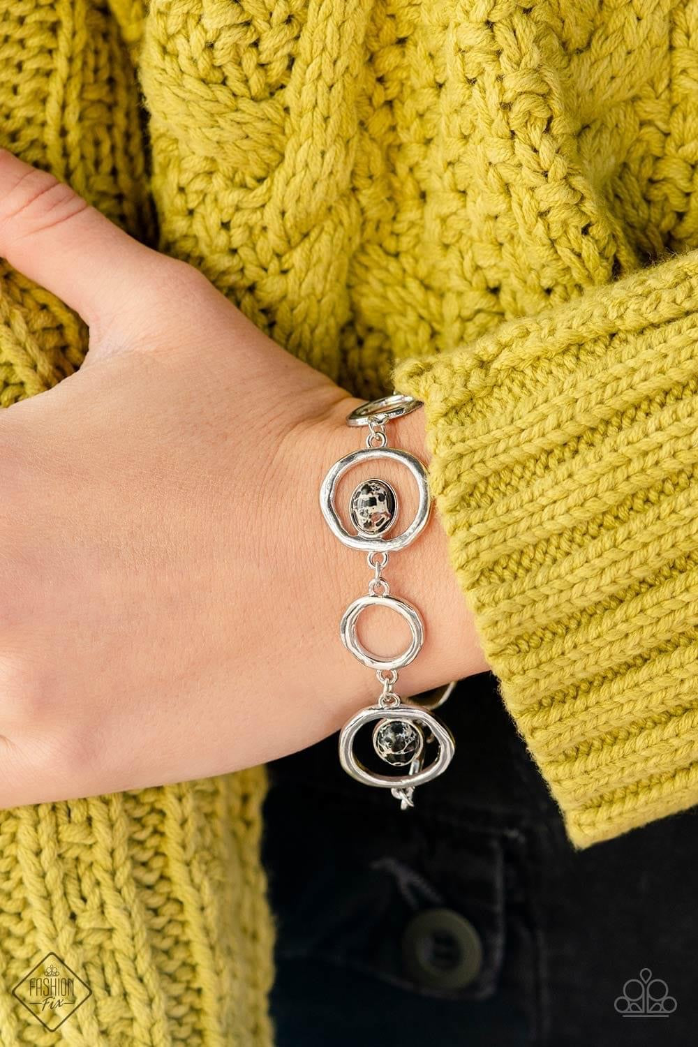 Paparazzi Accessories Simple SantaFe: FF December 2022 Authentic designs and handcrafted pieces are staples of the Simply Santa Fe Collection. Featuring patterns and elements inspired by nature, these earthy designs tend to have a little more detail. Thos