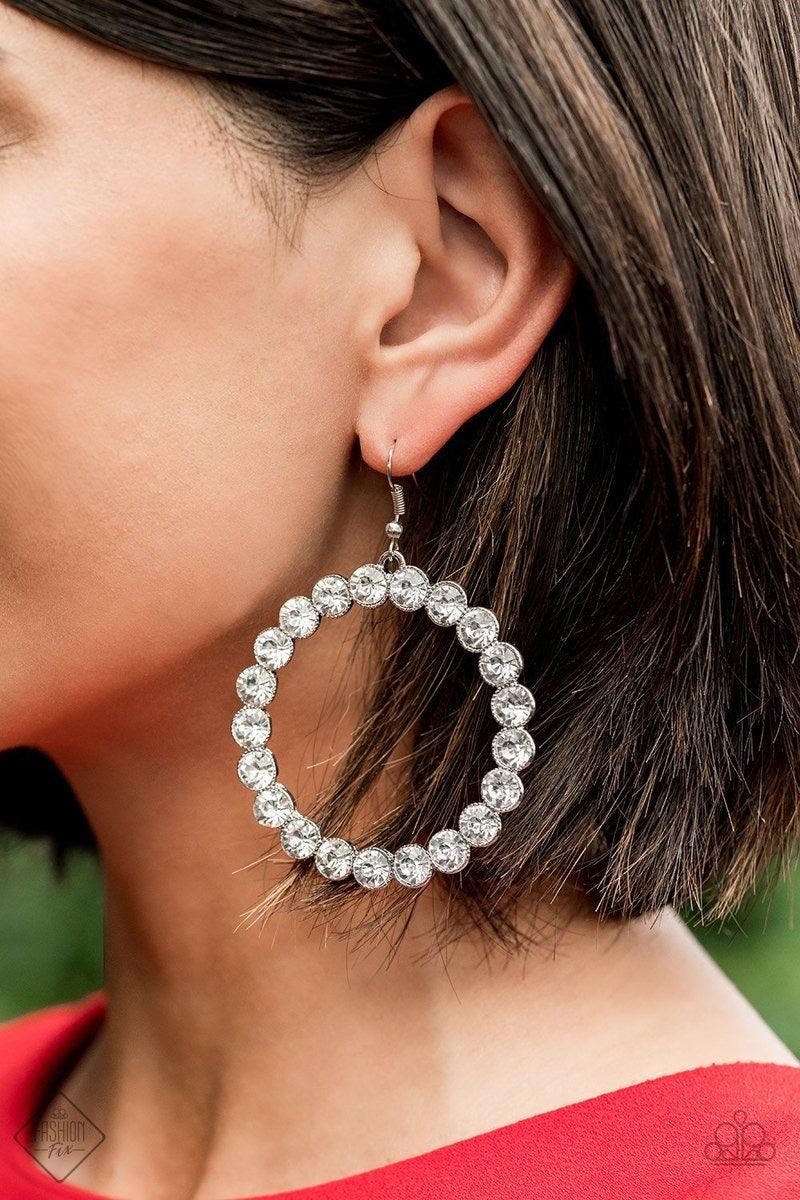 Paparazzi Accessories Fiercely 5th Avenue: FF March 2020 The styles featured in the Fiercely 5th Avenue collection are exactly what you would expect with a name like that: Sleek, classy, metallic designs that you’d find on the streets of New York. The acc