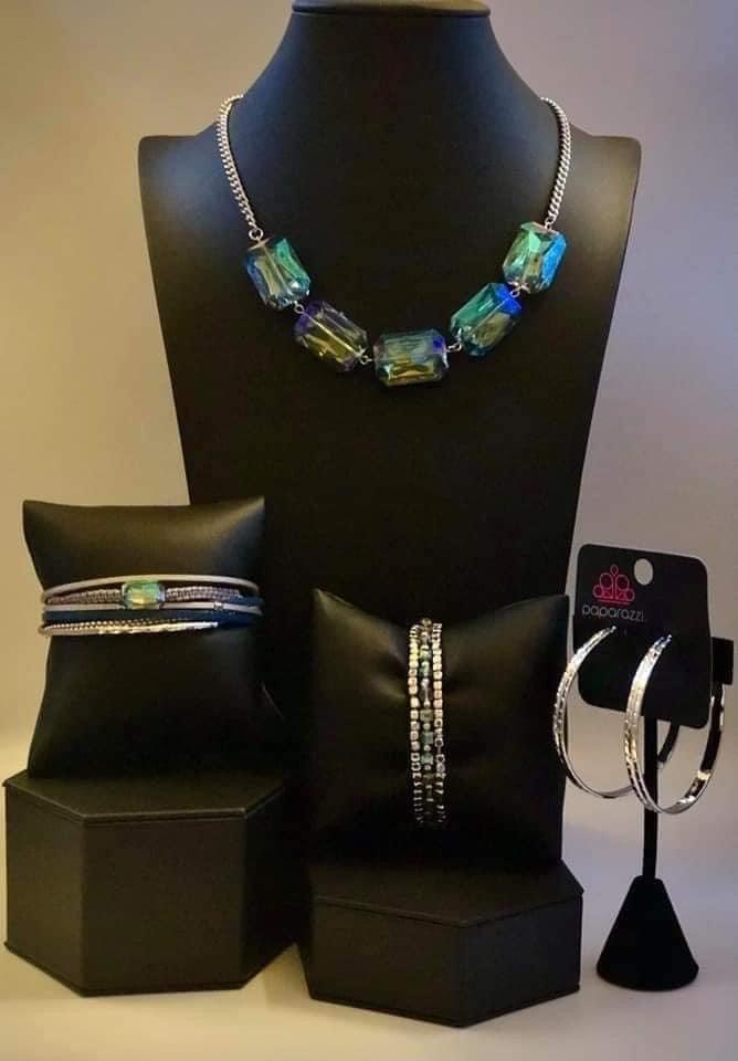 Paparazzi Accessories Sunset Sitings: February 2021 FF Trendsetters are sure to gravitate towards the accessories found in the Sunset Sightings collection. Featuring more drastic designs, bold colors, and funky combinations found outside the box, the piec