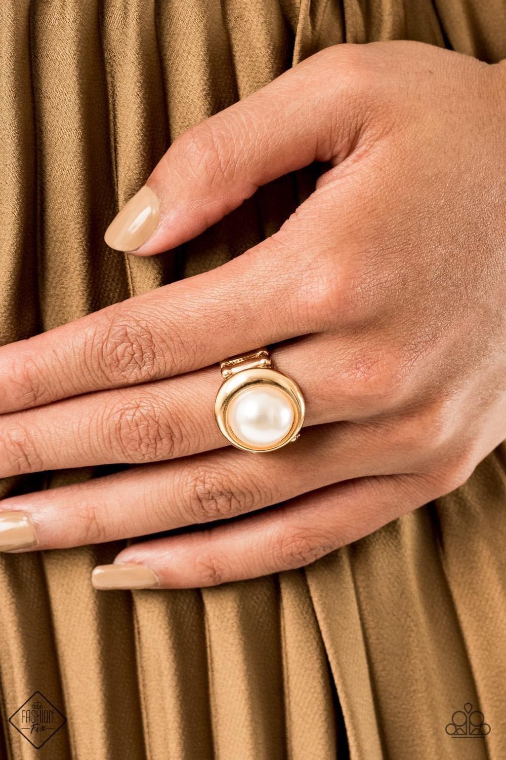 Paparazzi Accessories Fiercely 5th Avenue: FF October 2020 The styles featured in the Fiercely 5th Avenue collection are exactly what you would expect with a name like that: Sleek, classy, metallic designs that you’d find on the streets of New York. The a