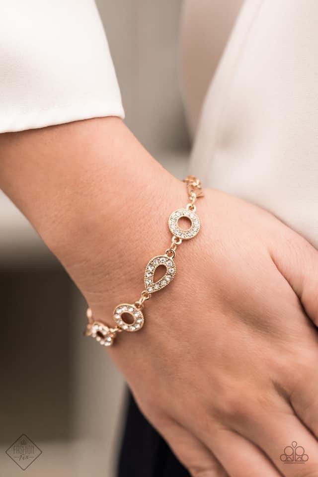 Paparazzi Accessories Fiercely 5th Avenue: April 2021 The styles featured in the Fiercely 5th Avenue Collection are exactly what you would expect with a name like that: Sleek, classy, metallic designs that you’d find on the streets of New York. The access