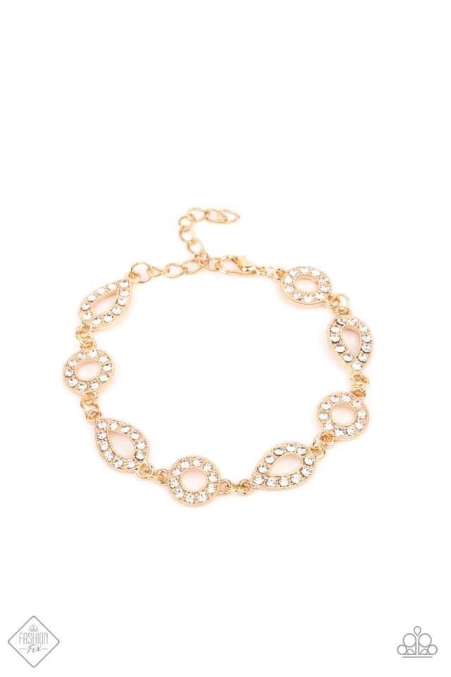Paparazzi Accessories Fiercely 5th Avenue: April 2021 The styles featured in the Fiercely 5th Avenue Collection are exactly what you would expect with a name like that: Sleek, classy, metallic designs that you’d find on the streets of New York. The access