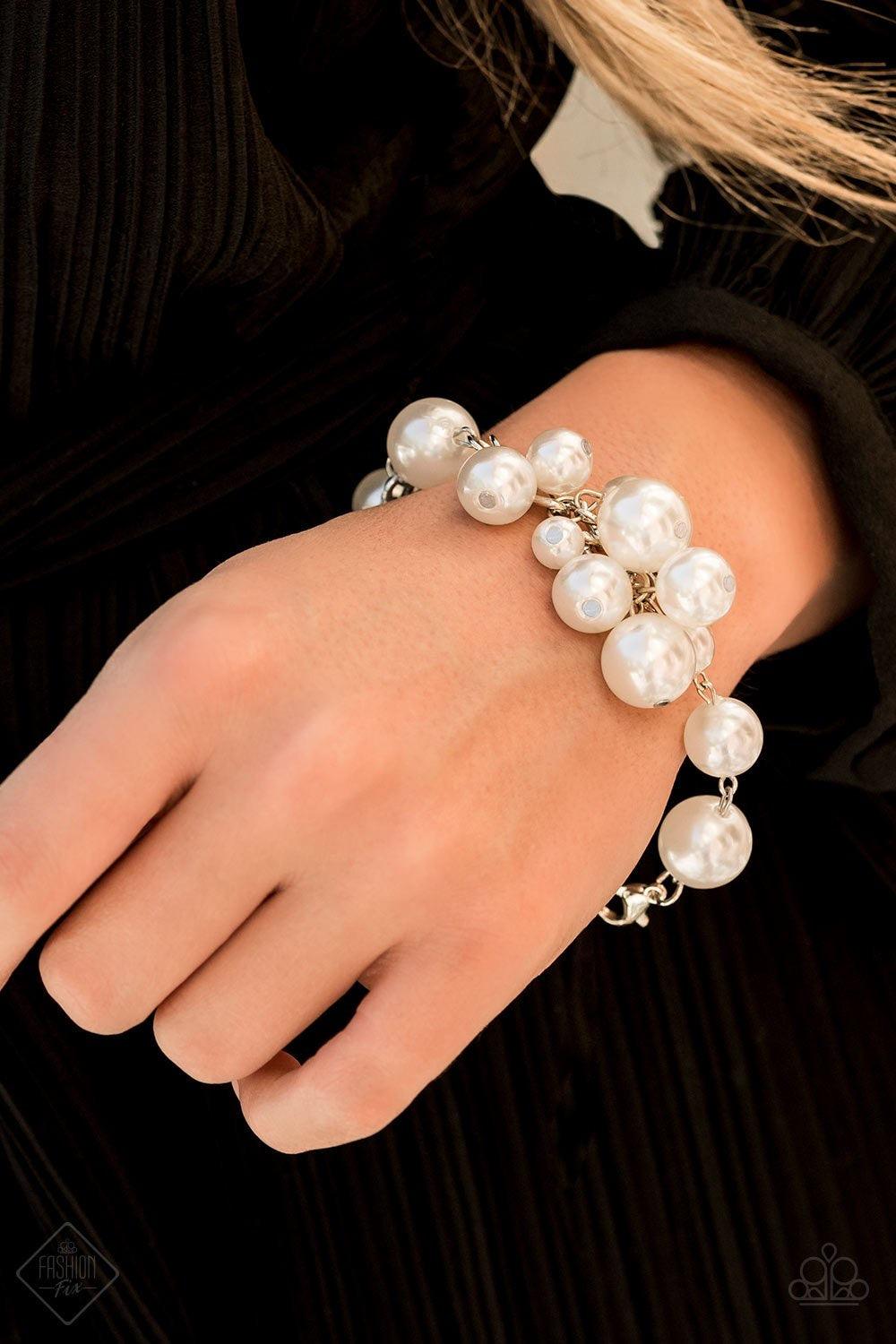 Paparazzi Accessories Fiercely 5th Avenue: FF: November 2019 The styles featured in the Fiercely 5th Avenue collection are exactly what you would expect with a name like that: Sleek, classy, metallic designs that you’d find on the streets of New York. The