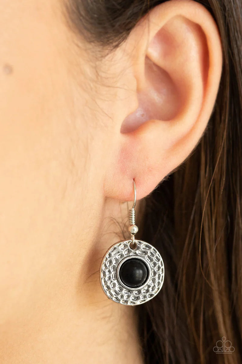 Paparazzi Accessories Tiger Trap - Black Dotted with smooth black stone centers, mismatched hammered silver frames gradually increase in size as they link below the collar for a fierce look. Features an adjustable clasp closure Jewelry