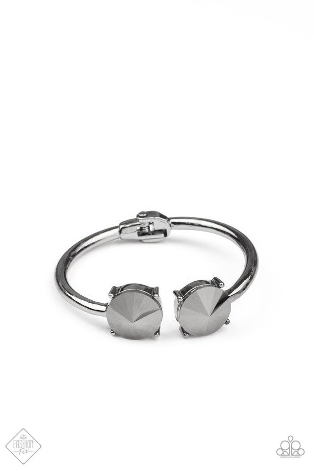 Paparazzi Accessories Magnificent Musings: FF September 2021 The Magnificent Mile in Chicago is where we pulled our inspiration for the Magnificent Musings collection. With a range of shopping venues, the Magnificent Mile is a hub for classic trends with