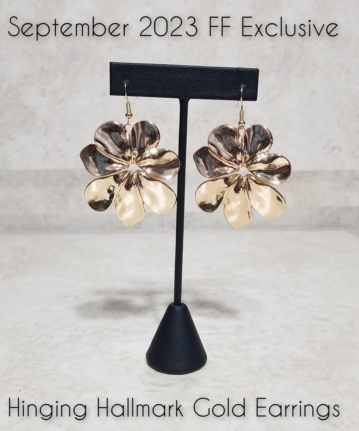 Paparazzi Accessories Hinging Hallmark - Gold Fashion Fix Exclusive September Stylist Picks Jewelry