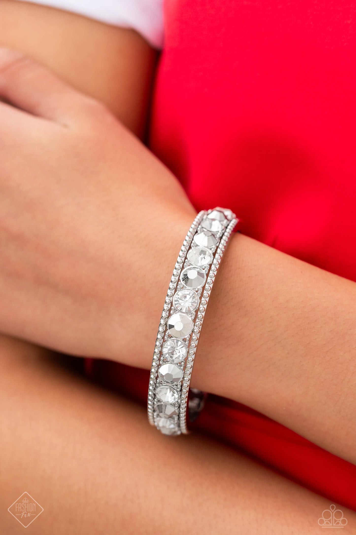 Paparazzi Accessories Magnificent Musings: FF November 2023 The Magnificent Musings Collection features bold statement pieces and edgy designs. Reveling in sassy, unapologetic fashion, Magnificent Musings mavens confidently express themselves through glam
