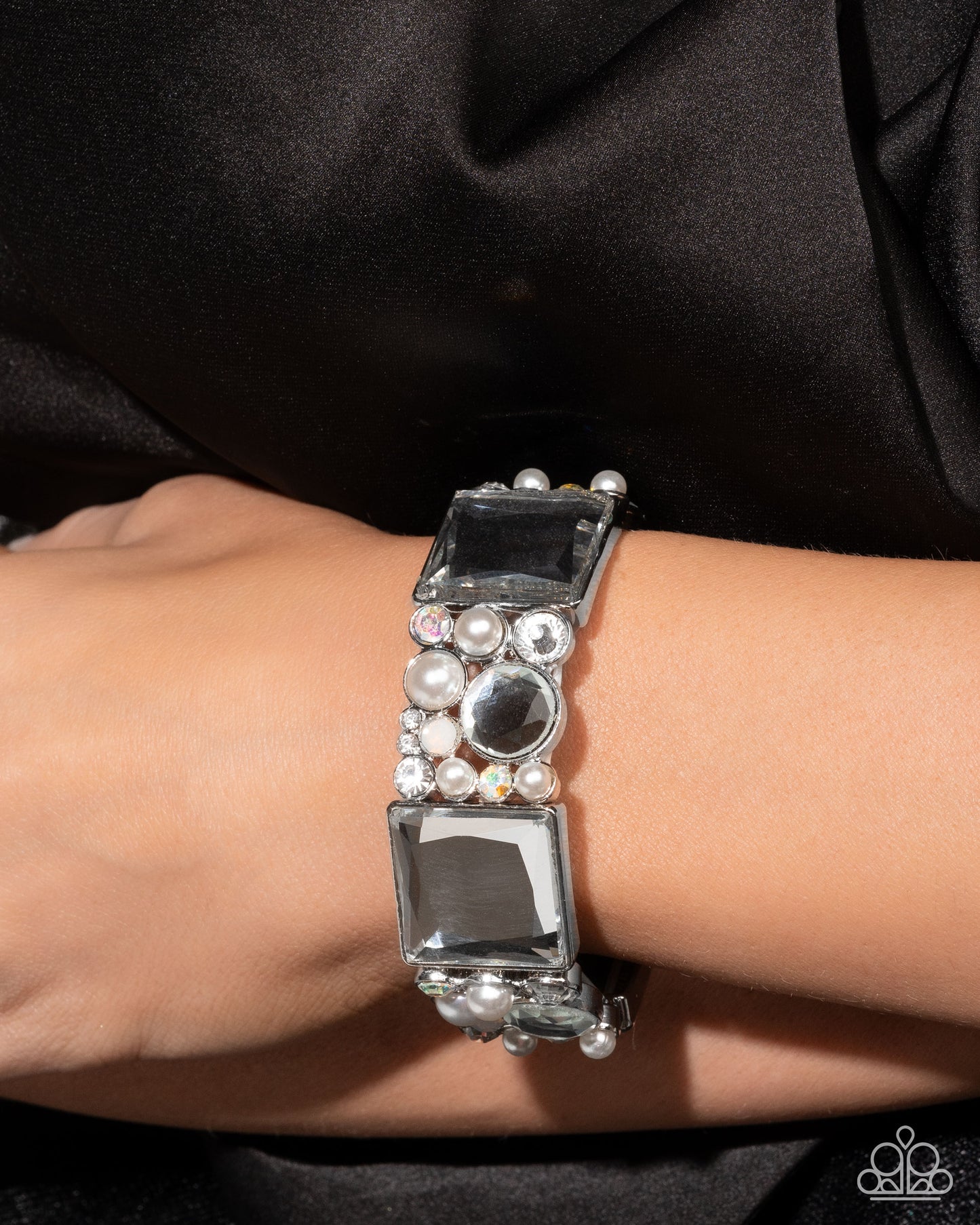 Glam to the Max - White