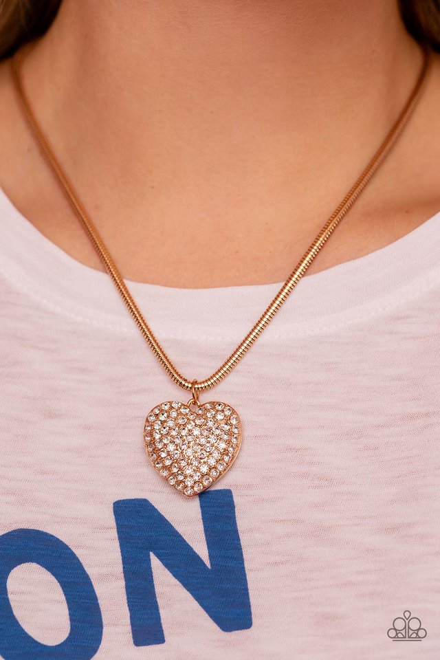 Paparazzi Accessories Sequined Sweetheart - Gold Selfie September 2023 Exclusive Jewelry