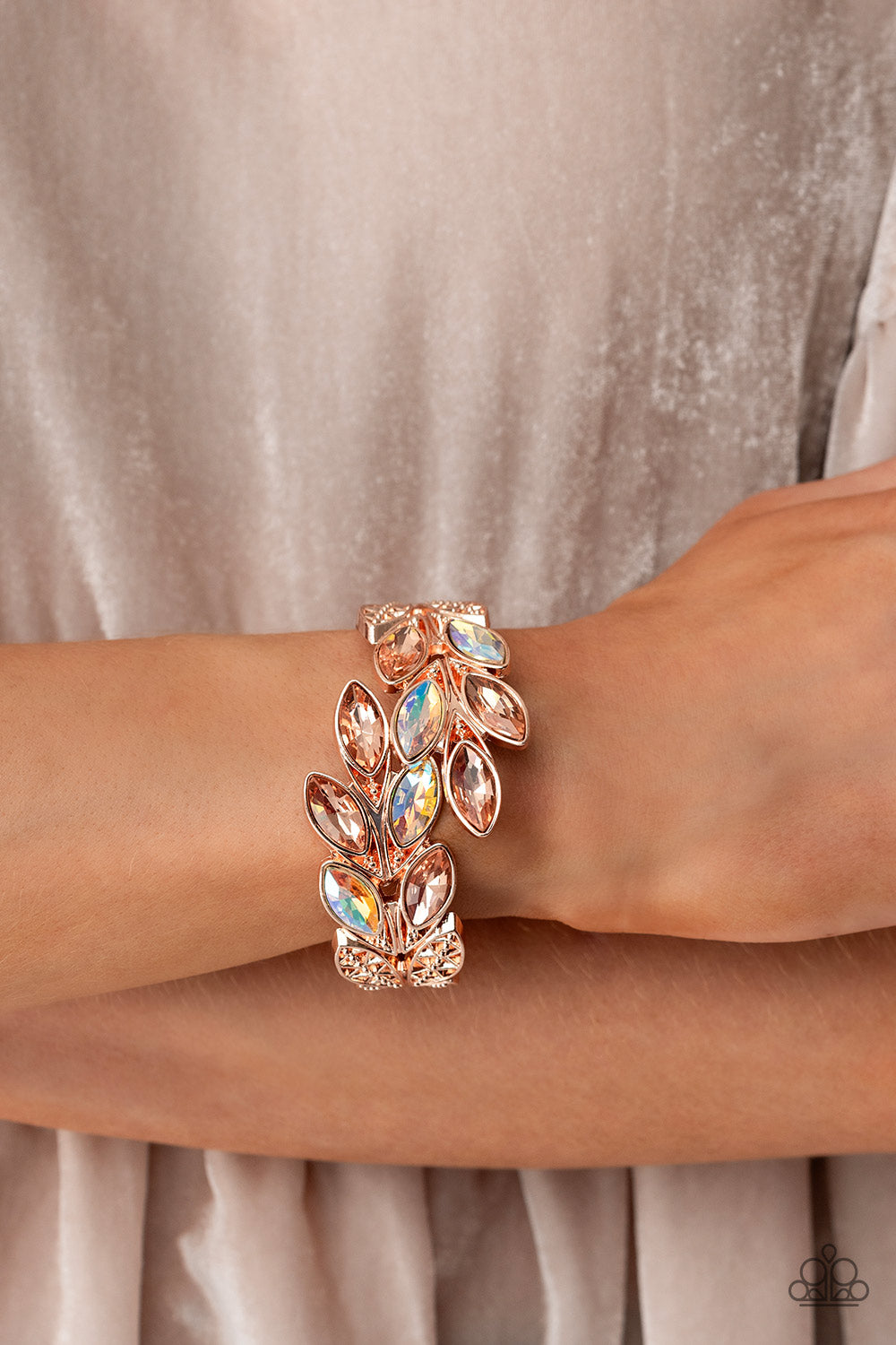 Paparazzi Accessories July 2023 Life of Party July 2023 LOP Preview Pack of All 5 Exclusive Pieces Includes one of each Life of the Party exclusive accessory for July 2023: Jewelry