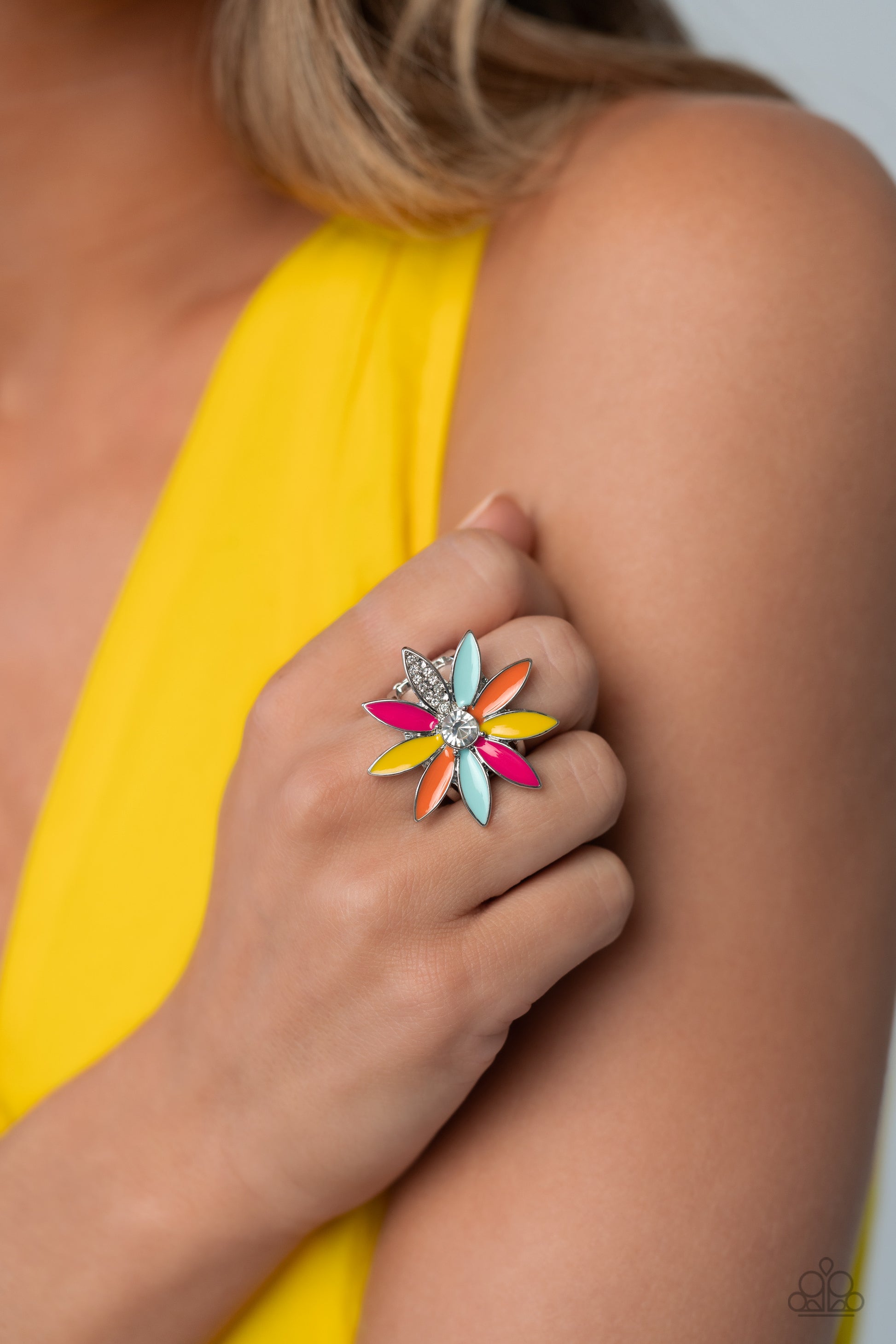 Paparazzi Accessories June 2023 Life Of Party June 2023 LOP Preview Pack of All 5 Exclusive Pieces Includes one of each Life of the Party exclusive accessory for June 2023: Necklace: "Classy Couture - WhiteHoop Earring: "Hypnotic Heart Attack - Multi" Nec