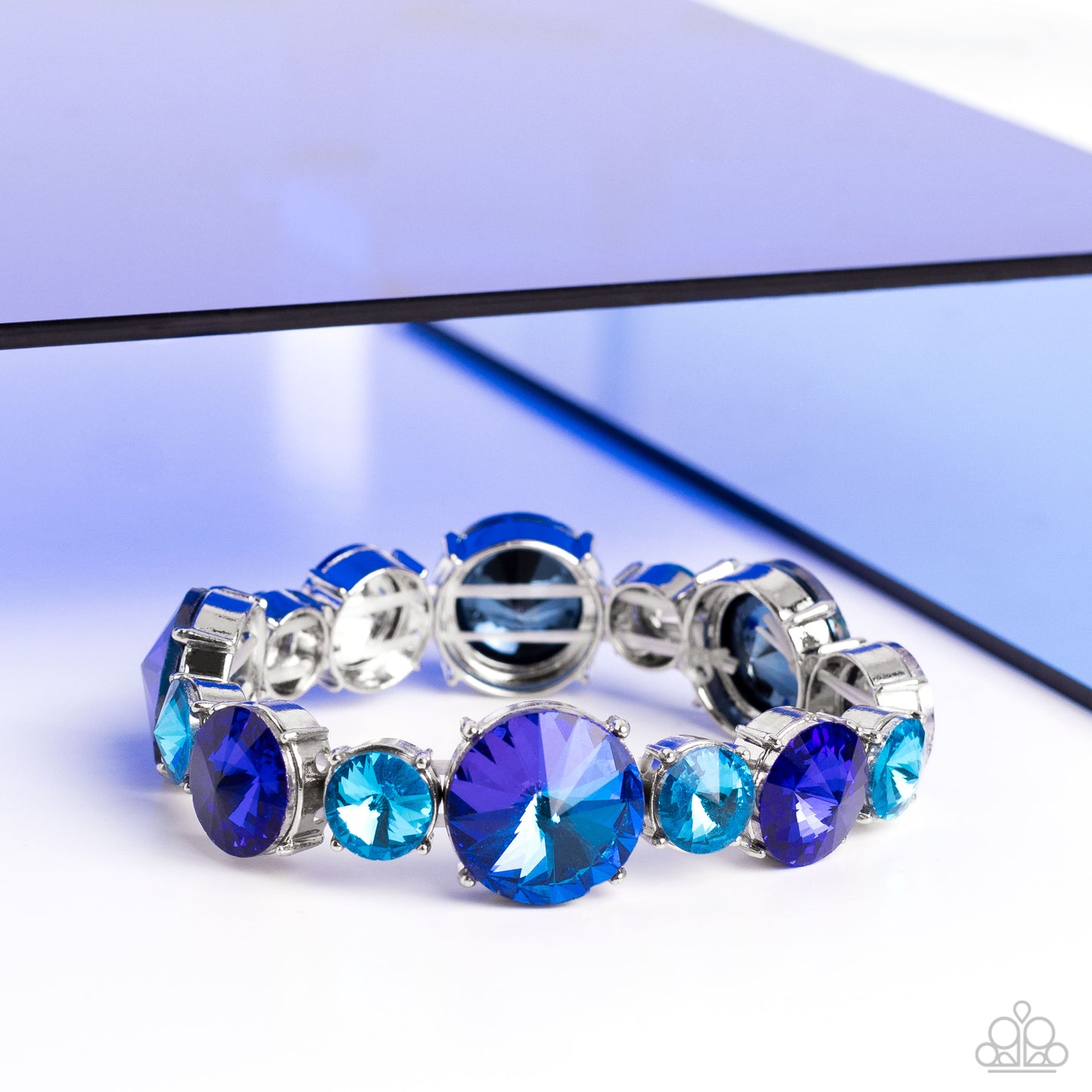 Paparazzi Accessories August 2023 Life of Party August 2023 LOP Preview Pack of All 5 Exclusive Pieces Includes one of each Life of the Party exclusive accessory for August 2023. Jewelry