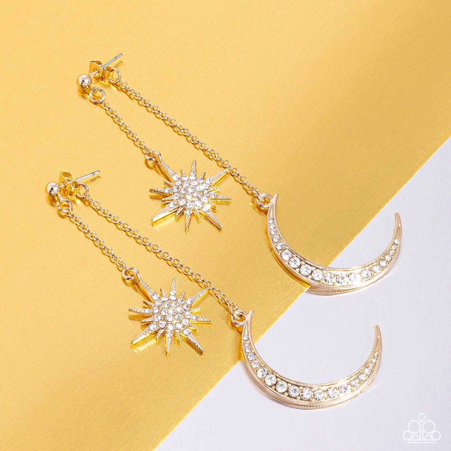 Paparazzi Accessories Stellar Showstopper - Gold Paparazzi Accessories: Summer 2023 Summer Party Pack Exclusive Jewelry