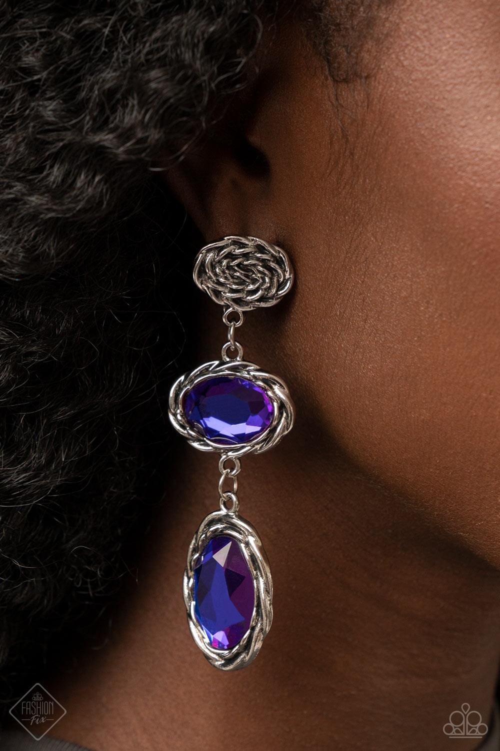 Paparazzi Accessories Sunset Sightings - January 2022 FF Fueled by abstract designs and funky combinations of the most daring trends, the Sunset Sightings Collection features audacious, outside-the-box fashion. Sunset Sightings fashionistas celebrate indi