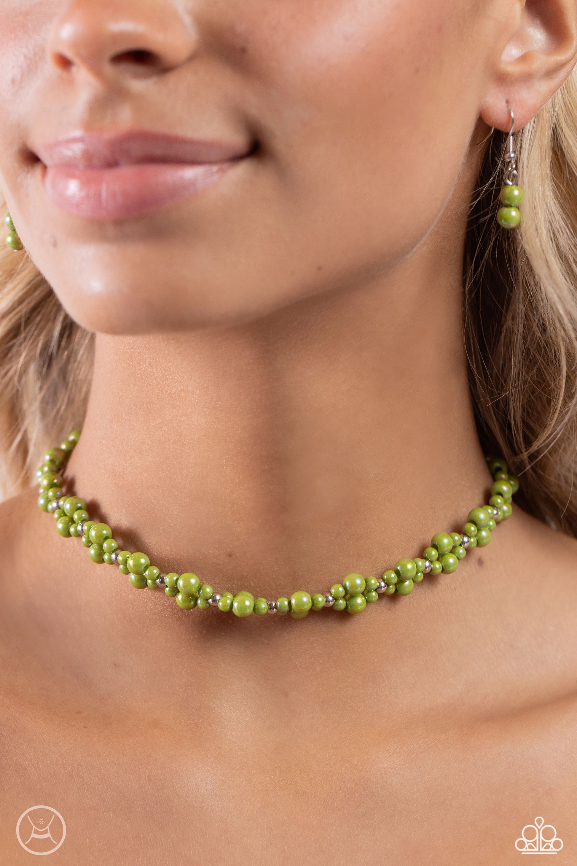 Paparazzi Accessories Dreamy Duchess - Green Dipped in an iridescent finish, varying sizes of green pearls cluster around the neckline in a dreamy pop of color. Dainty silver beads alternate along the collar and pearly clusters for a touch of industrial s