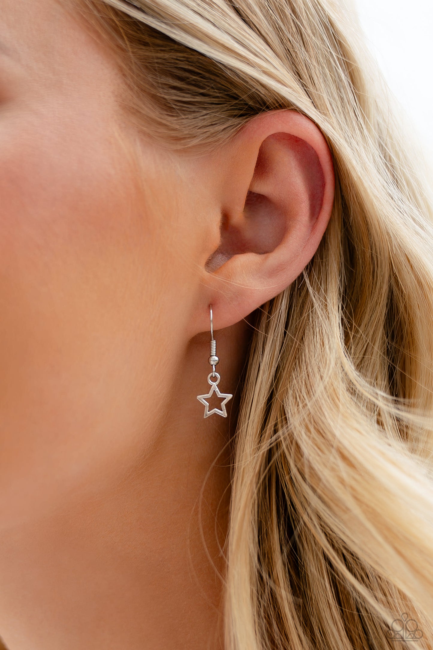 Paparazzi Accessories Scouting Shapes - Multi A strand of gleaming silver popcorn chain leads the eye down to a collection of silver horseshoe-like strands that coalesce below the collar. Attached to the horseshoe fittings, an oversized yellow star, turqu
