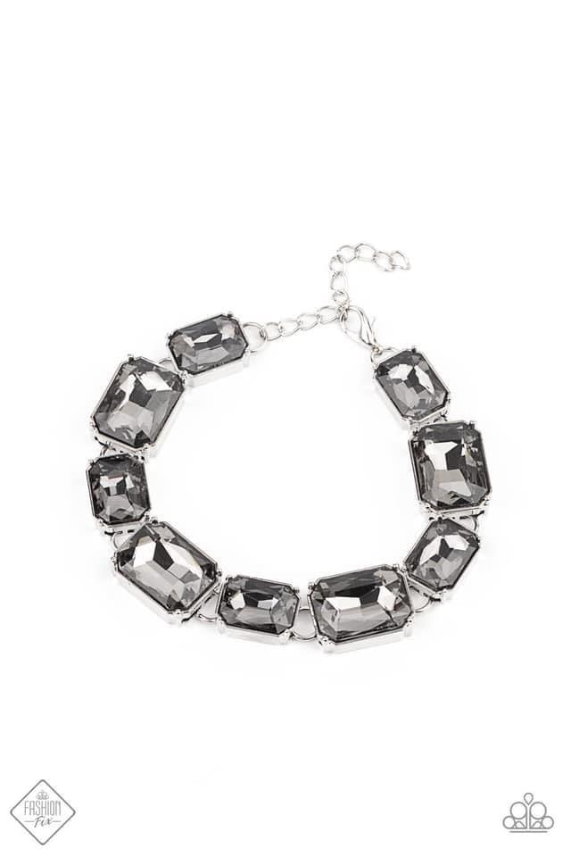 Paparazzi Accessories Magnificent Musings : January 2021 FF The Magnificent Mile in Chicago is where we pulled our inspiration for the Magnificent Musings collection. With a range of shopping venues, the Magnificent Mile is a hub for classic trends with u