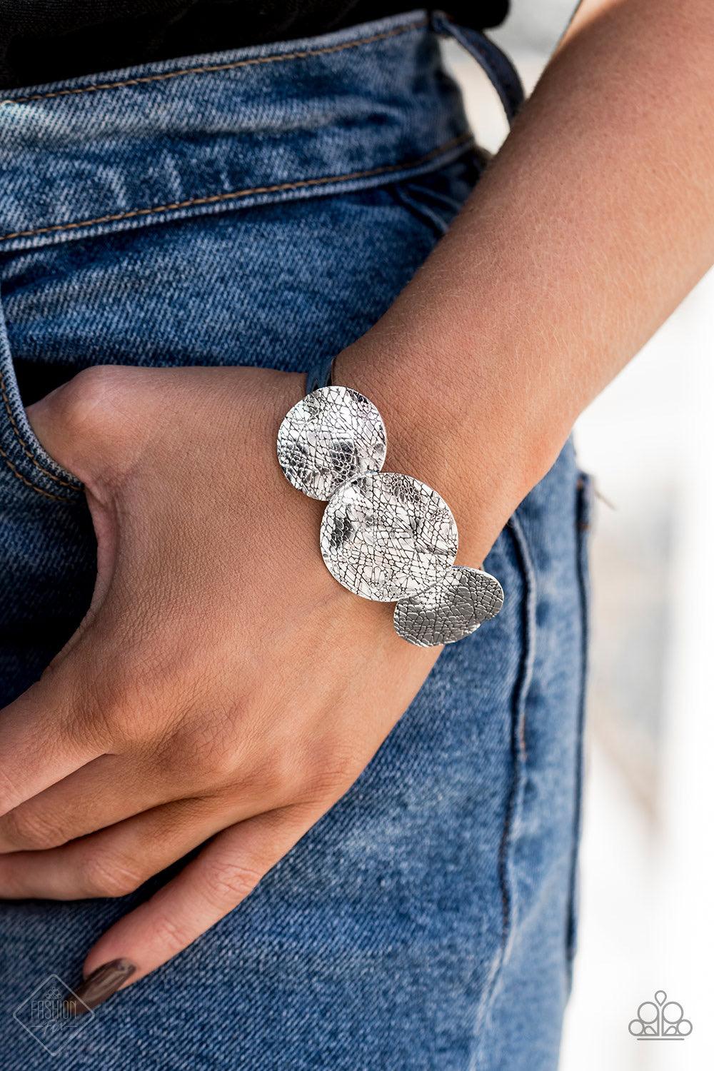Paparazzi Accessories Sunset Sitings: FF June 2020 Trendsetters are sure to gravitate towards the accessories found in the Sunset Sightings collection. Featuring more drastic designs, bold colors, and funky combinations found outside the box, the pieces o