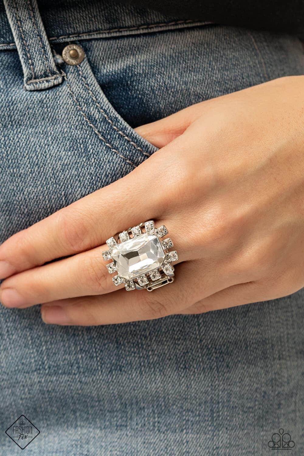 Paparazzi Accessories Sunset Sitings: FF March 2021 Trendsetters are sure to gravitate towards the accessories found in the Sunset Sightings Collection. Featuring more drastic designs, bold colors, and funky combinations found outside the box, the pieces
