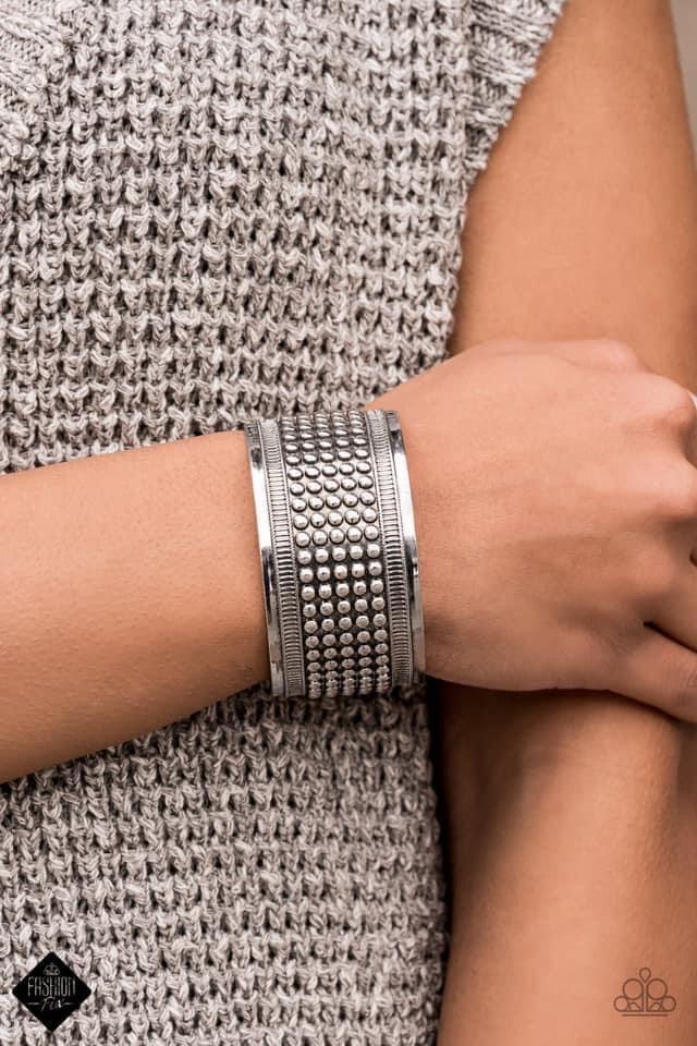 Paparazzi Accessories Simply SantaFe: FF April 2021 Earthy, desert-inspired designs are what the Simply Santa Fe Collection is all about. Natural stones, indigenous patterns, and vibrant colors of the Southwest are sprinkled throughout this trendy collect