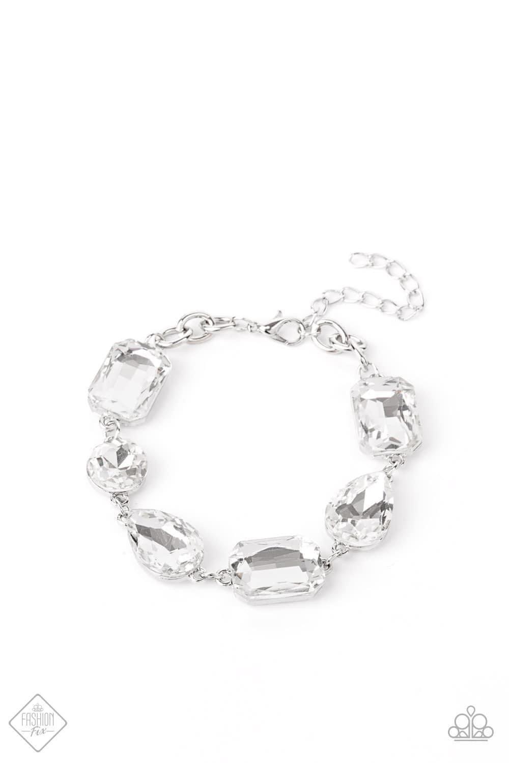Paparazzi Accessories Sunset Sitings: FF March 2021 Trendsetters are sure to gravitate towards the accessories found in the Sunset Sightings Collection. Featuring more drastic designs, bold colors, and funky combinations found outside the box, the pieces