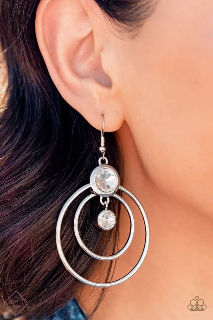 Paparazzi Accessories Fiercely 5th Avenue: FF November 2022 Timeless and classic yet sophisticated and versatile, the Fiercely 5th Avenue Collection features elegant designs and traditional metal finishes. Never one to shy away from a bit of sparkle, the