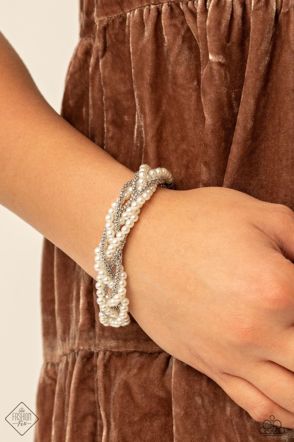 Paparazzi Accessories Fiercely 5th Avenue: March 2021 The styles featured in the Fiercely 5th Avenue Collection are exactly what you would expect with a name like that: Sleek, classy, metallic designs that you’d find on the streets of New York. The access