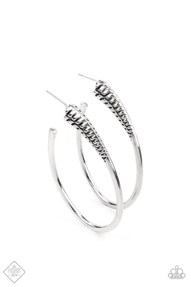Paparazzi Accessories Magnificent Musings: April 2021 The Magnificent Mile in Chicago is where we pulled our inspiration for the Magnificent Musings Collection. With a range of shopping venues, the Magnificent Mile is a hub for classic trends with urban e