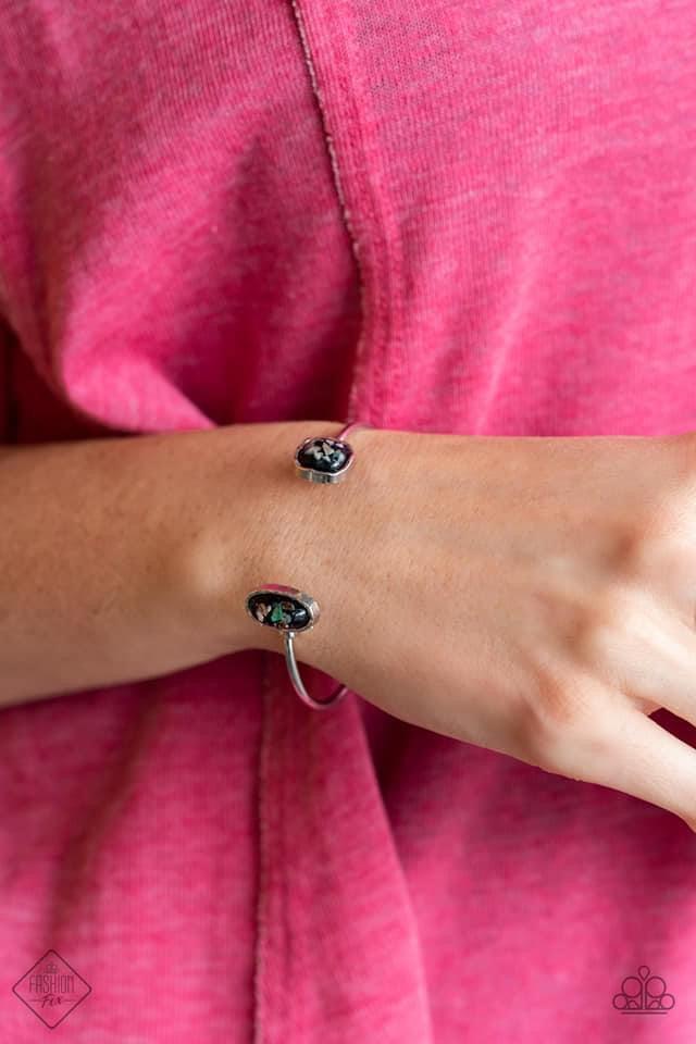 Paparazzi Accessories Sunset Sitings: June 2021 Fashion Fix Trendsetters are sure to gravitate towards the accessories found in the Sunset Sightings collection. Featuring more drastic designs, bold colors, and funky combinations found outside the box, the