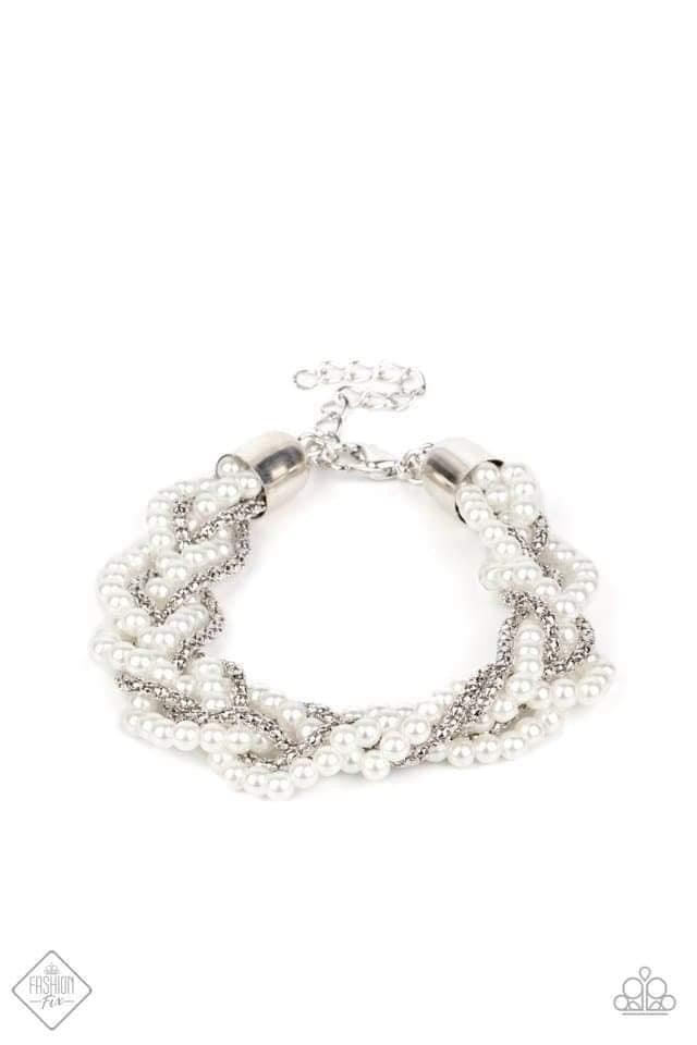 Paparazzi Accessories Fiercely 5th Avenue: March 2021 The styles featured in the Fiercely 5th Avenue Collection are exactly what you would expect with a name like that: Sleek, classy, metallic designs that you’d find on the streets of New York. The access