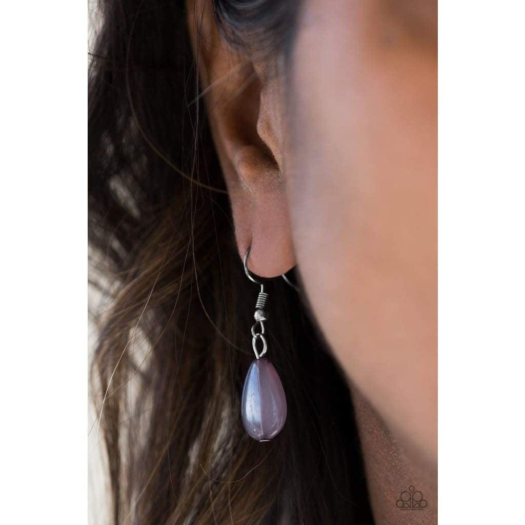 Paparazzi Accessories Diva Attitude - Black Glistening gunmetal and smoky teardrops drip from the bottom of interlocking gunmetal chains. Matching gunmetal and black beads trickle down the rows of chain, creating a bold fringe below the collar. Features a