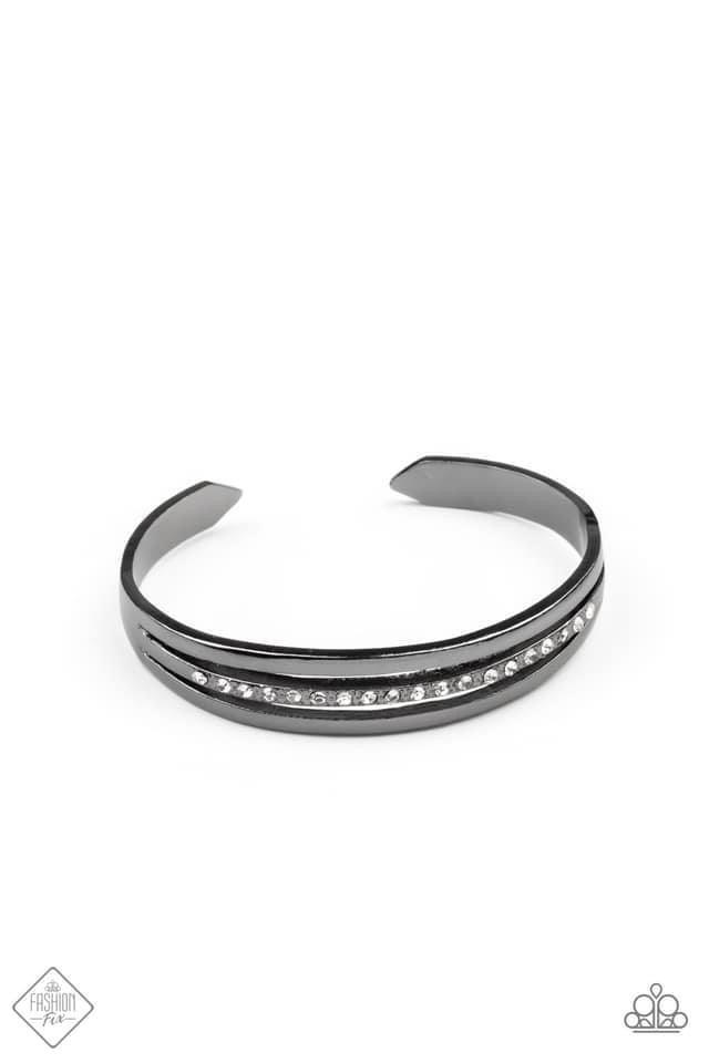 Paparazzi Accessories Magnificent Musings: FF May 2021 The Magnificent Mile in Chicago is where we pulled our inspiration for the Magnificent Musings collection. With a range of shopping venues, the Magnificent Mile is a hub for classic trends with urban