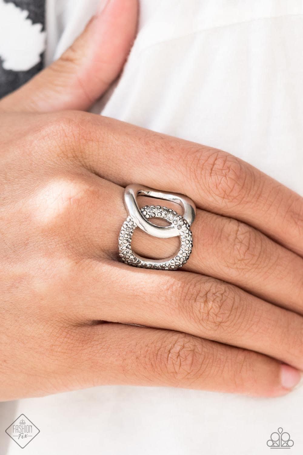Paparazzi Accessories Magnificent Musings: FF December 2020 The Magnificent Mile in Chicago is where we pulled our inspiration for the Magnificent Musings collection. With a range of shopping venues, the Magnificent Mile is a hub for classic trends with u