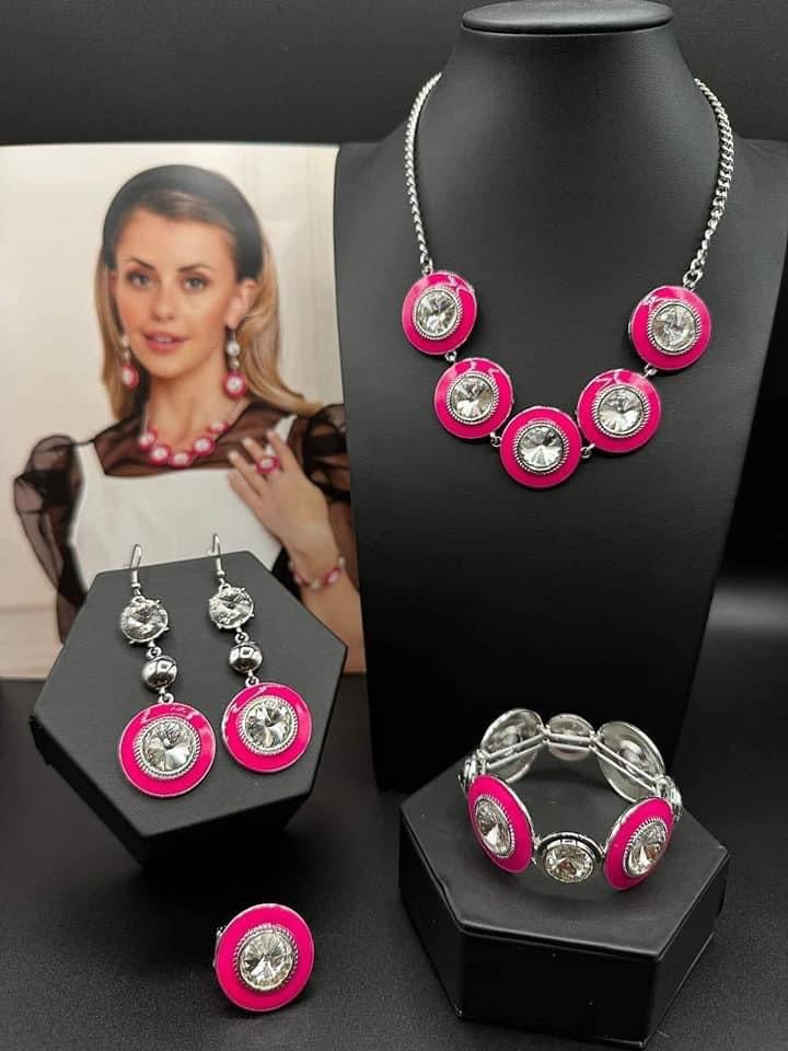 Paparazzi Accessories Glimpses of Malibu: FF January 2023 Featuring playful styles accented with fun pops of color, the Glimpses of Malibu Collection is an endearing assortment of cheerful and whimsical laid-back fashion. From the bubbly outgoing socialit