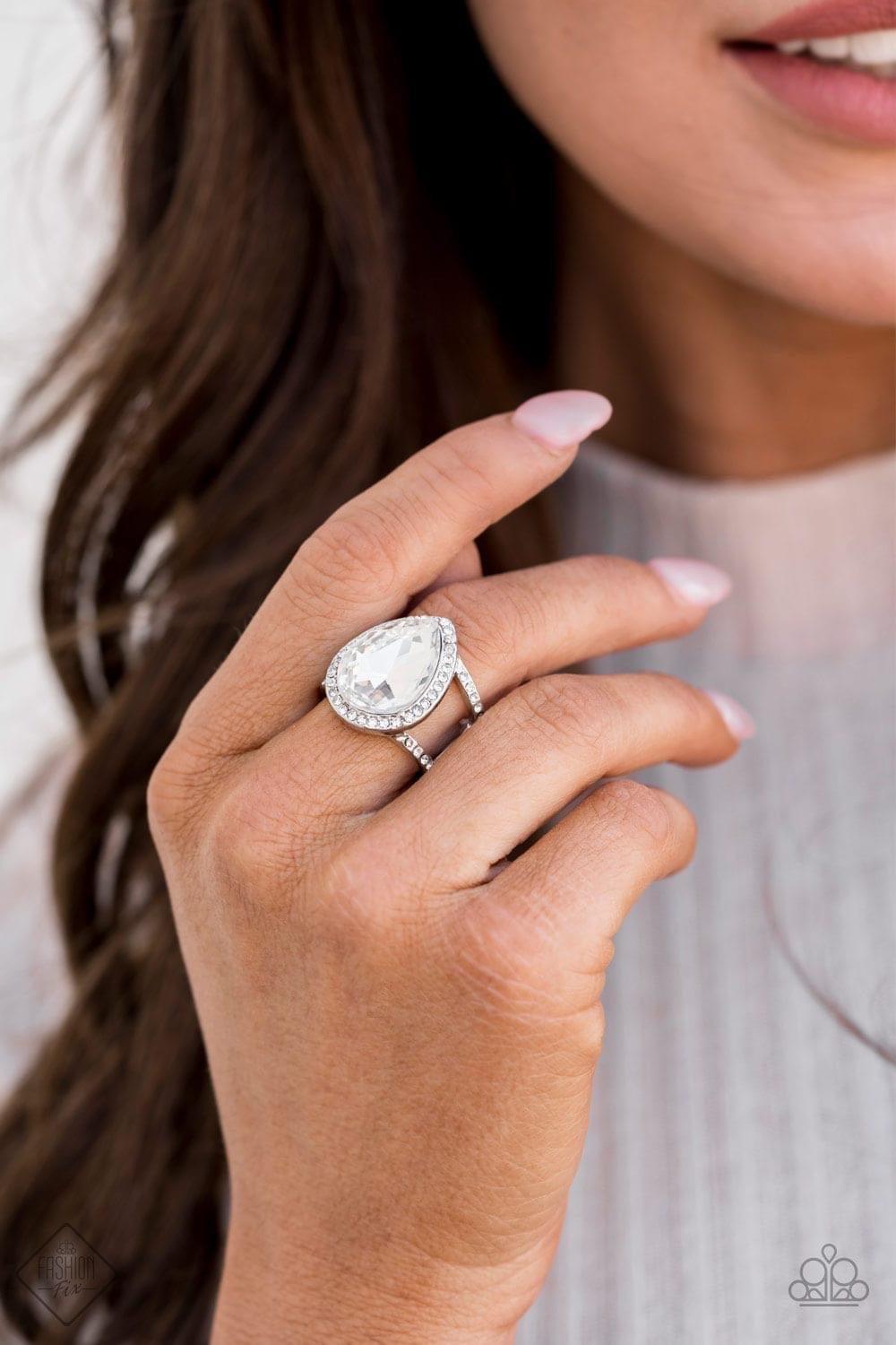 Paparazzi Accessories Fiercely 5th Avenue : FF July 2020 The styles featured in the Fiercely 5th Avenue collection are exactly what you would expect with a name like that: Sleek, classy, metallic designs that you’d find on the streets of New York. The acc