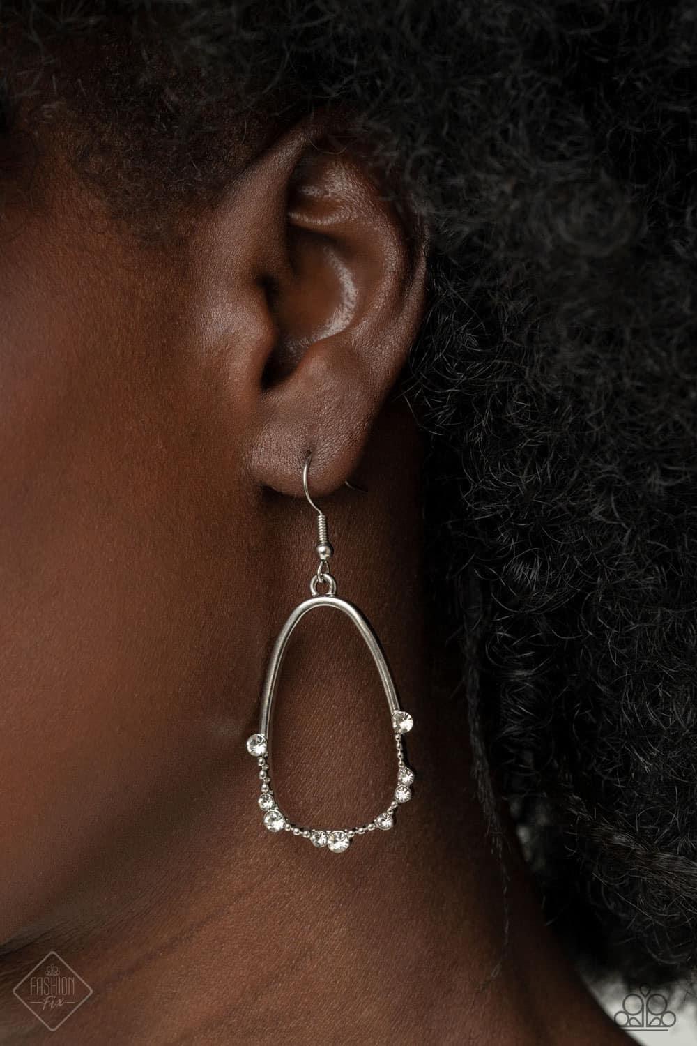 Paparazzi Accessories Glimpse of Malibu: FF March 2021 The Glimpses of Malibu Collection was created with inspiration from the styles of Malibu, CA. Styles in this Trend Blend will feature fun, livable fashion with an upscale flavor. The colors are usuall