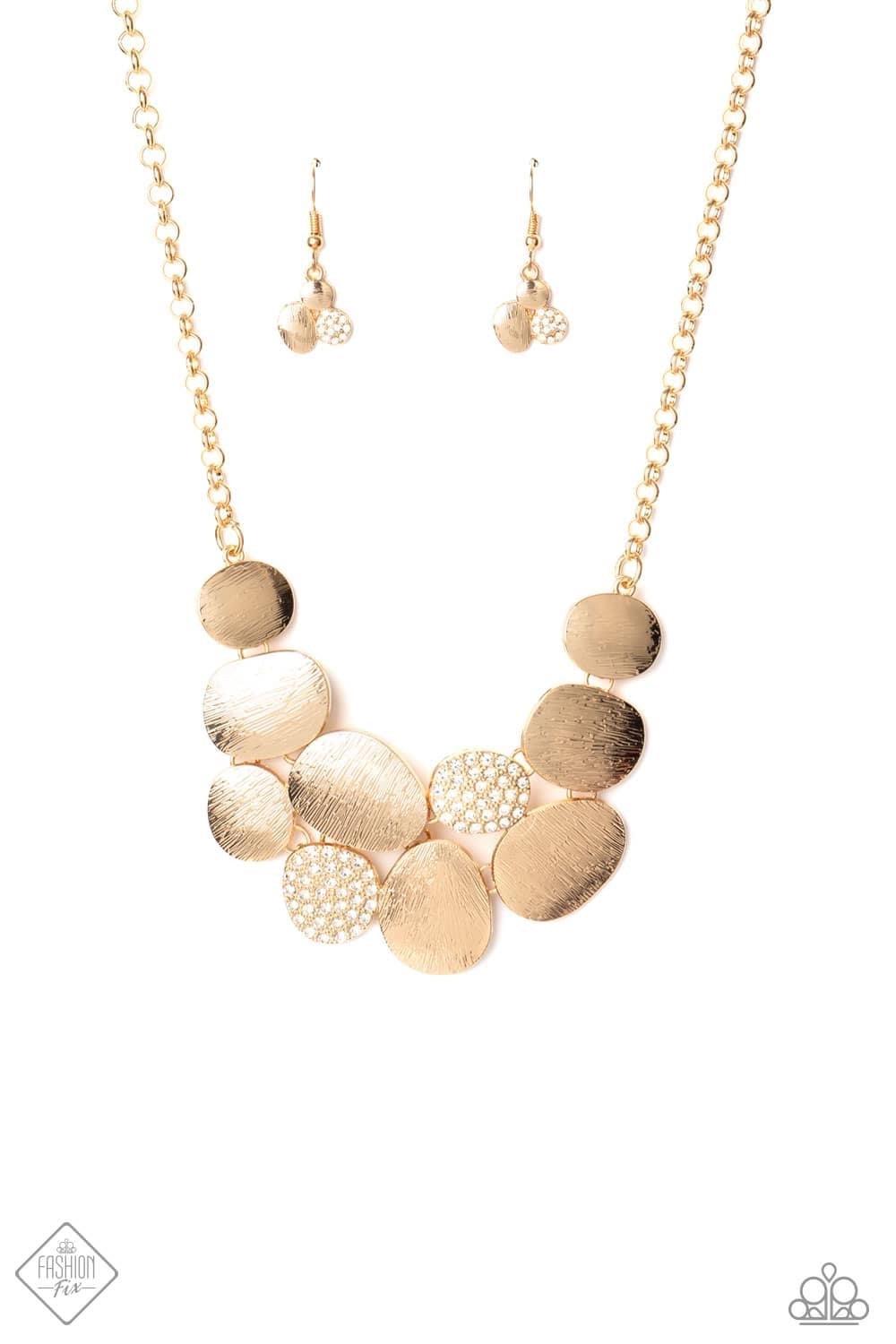 Paparazzi Accessories Fiercely Fifth Avenue: FF December 2020 The styles featured in the Fiercely 5th Avenue collection are exactly what you would expect with a name like that: Sleek, classy, metallic designs that you’d find on the streets of New York. Th