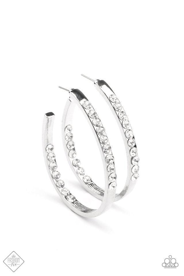 Paparazzi Accessories Fiercely 5th Avenue: February 2021 FF The styles featured in the Fiercely 5th Avenue collection are exactly what you would expect with a name like that: Sleek, classy, metallic designs that you’d find on the streets of New York. The