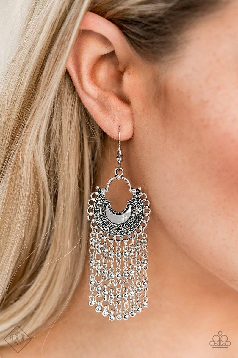 Paparazzi Accessories Glimpse of Malibu: FF October 2019 The Glimpses of Malibu collection was created with inspiration from the styles of Malibu, CA. Styles in this Trend Blend will feature fun, livable fashion with an upscale flavor. The color are usual