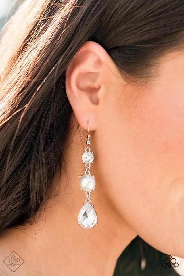 Paparazzi Accessories Fiercely 5th Avenue: January 2021 FF The styles featured in the Fiercely 5th Avenue collection are exactly what you would expect with a name like that: Sleek, classy, metallic designs that you’d find on the streets of New York. The a