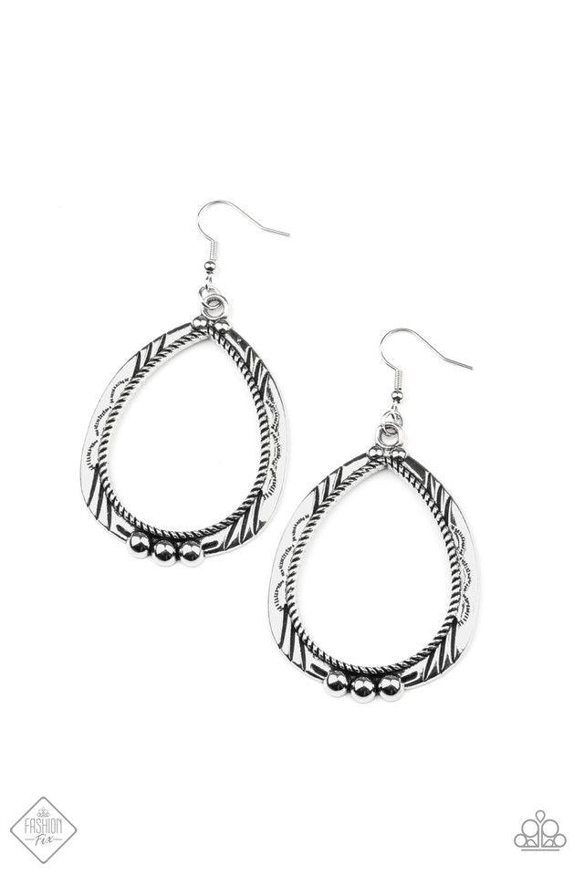 Paparazzi Accessories Simply SantaFe: February 2021 FF Earthy, desert-inspired designs are what the Simply Santa Fe collection is all about. Natural stones, indigenous patterns, and vibrant colors of the Southwest are sprinkled throughout this trendy coll