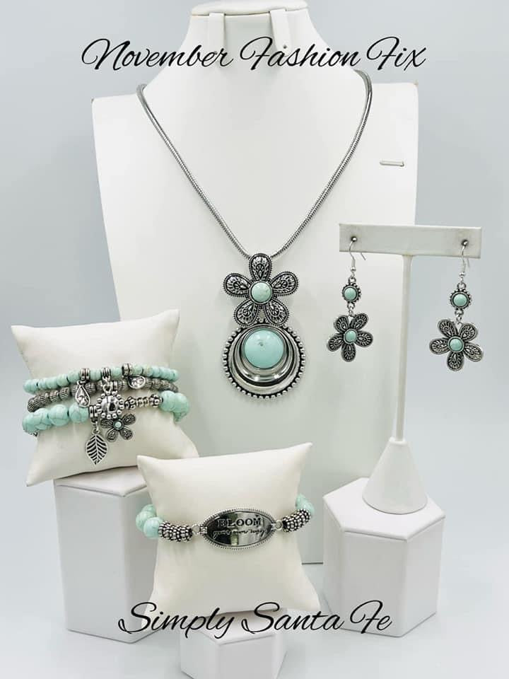 Paparazzi Accessories Simple Santa Fe: FF November 2022 Authentic designs and handcrafted pieces are staples of the Simply Santa Fe Collection. Featuring patterns and elements inspired by nature, these earthy designs tend to have a little more detail. Tho