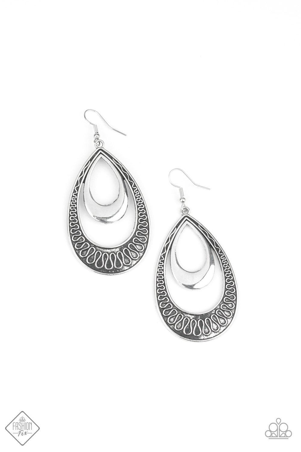 Paparazzi Accessories Simply Santa Fe: FF December 2019 Earthy, desert-inspired designs are what the Simply Santa Fe collection is all about. Natural stones, indigenous patterns, and vibrant colors of the Southwest are sprinkled throughout this trendy col