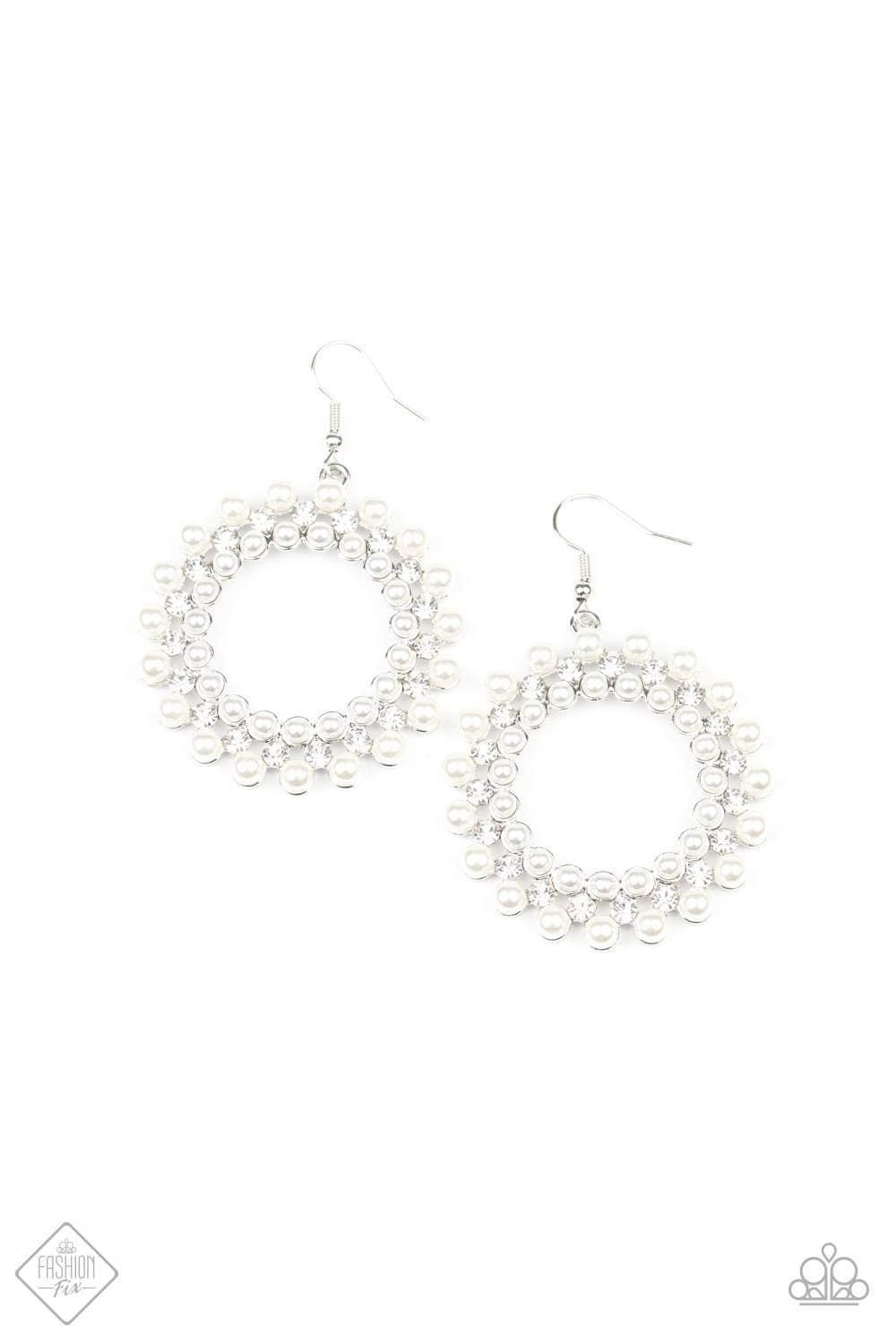 Paparazzi Accessories Fiercely 5th Avenue : FF April 2020 The styles featured in the Fiercely 5th Avenue collection are exactly what you would expect with a name like that: Sleek, classy, metallic designs that you’d find on the streets of New York. The ac