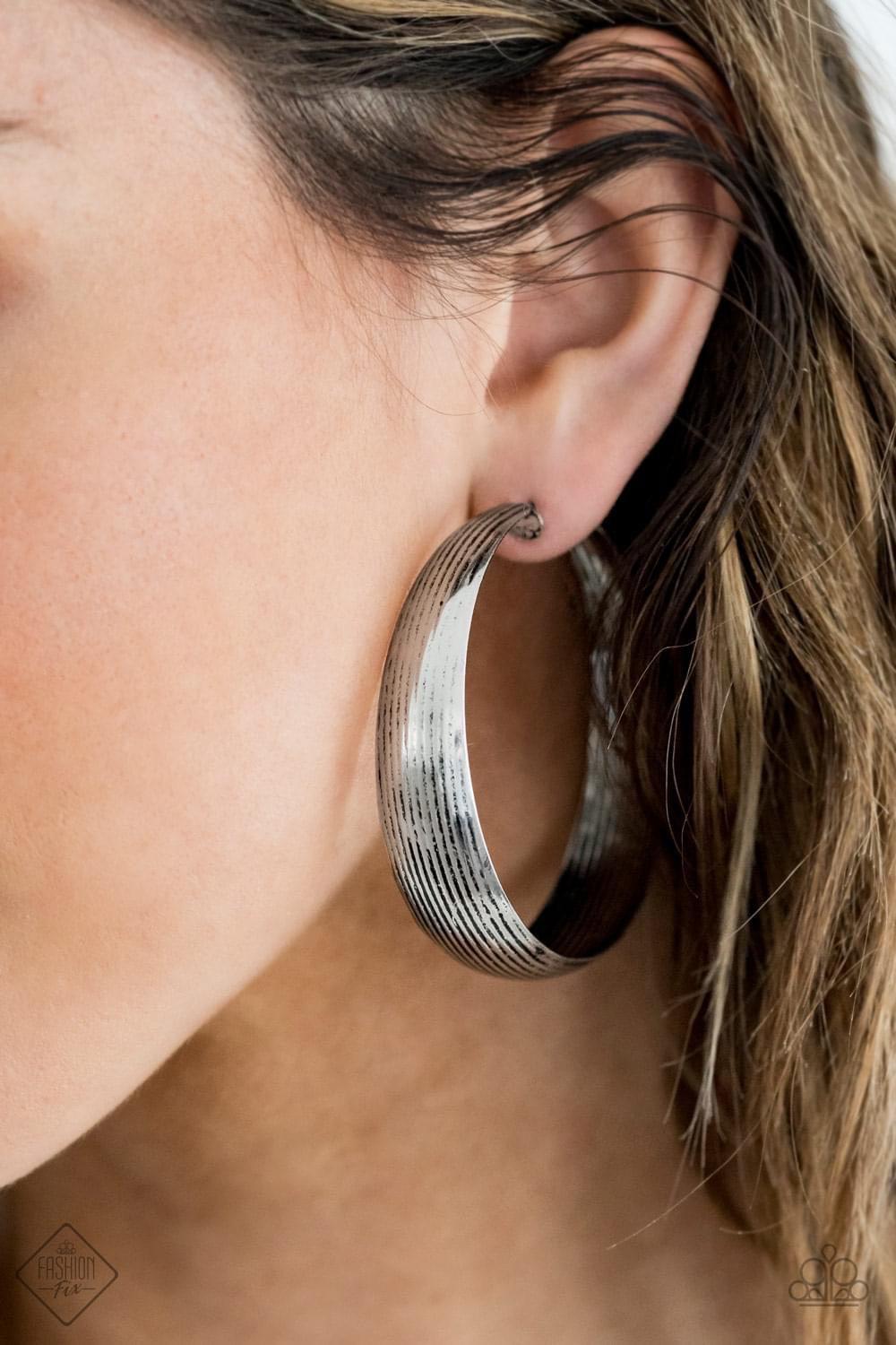 Paparazzi Accessories Simply Santa Fe: FF July 2020 Earthy, desert-inspired designs are what the Simply Santa Fe collection is all about. Natural stones, indigenous patterns, and vibrant colors of the Southwest are sprinkled throughout this trendy collect
