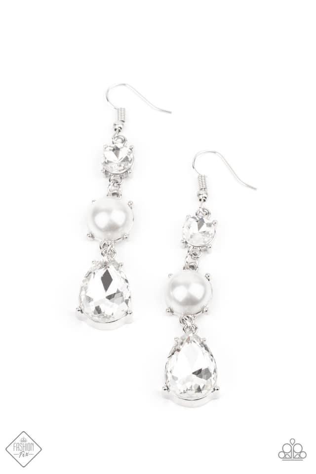 Paparazzi Accessories Fiercely 5th Avenue: January 2021 FF The styles featured in the Fiercely 5th Avenue collection are exactly what you would expect with a name like that: Sleek, classy, metallic designs that you’d find on the streets of New York. The a