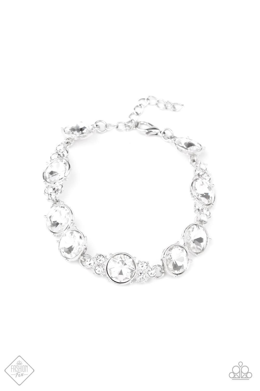 Paparazzi Accessories Fiercely 5th Avenue: FF May 2020 The styles featured in the Fiercely 5th Avenue collection are exactly what you would expect with a name like that: Sleek, classy, metallic designs that you’d find on the streets of New York. The acces
