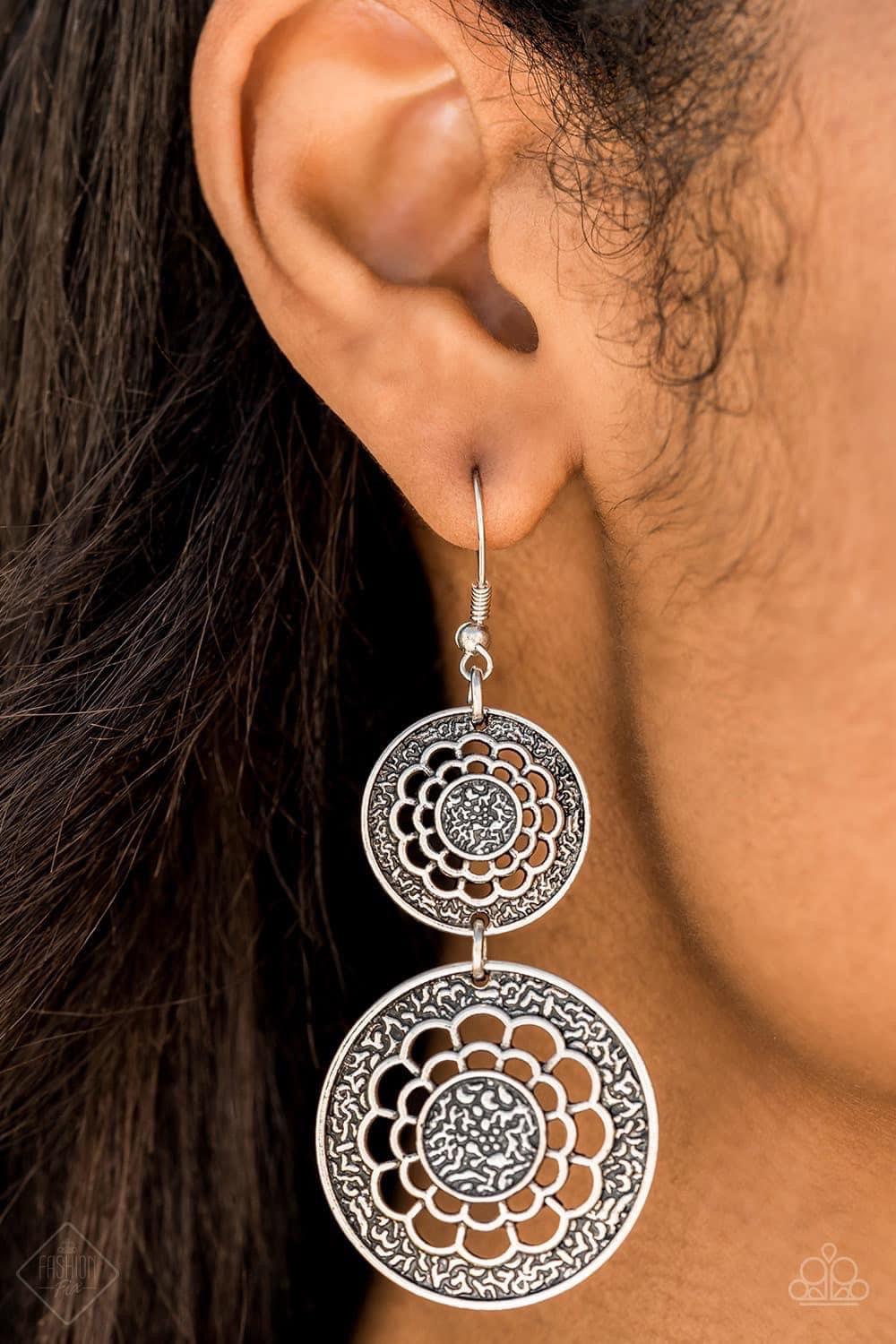 Paparazzi Accessories Glimpse of Malibu: September 2019 The Glimpses of Malibu collection was created with inspiration from the styles of Malibu, CA. Styles in this Trend Blend will feature fun, livable fashion with an upscale flavor. The color are usuall