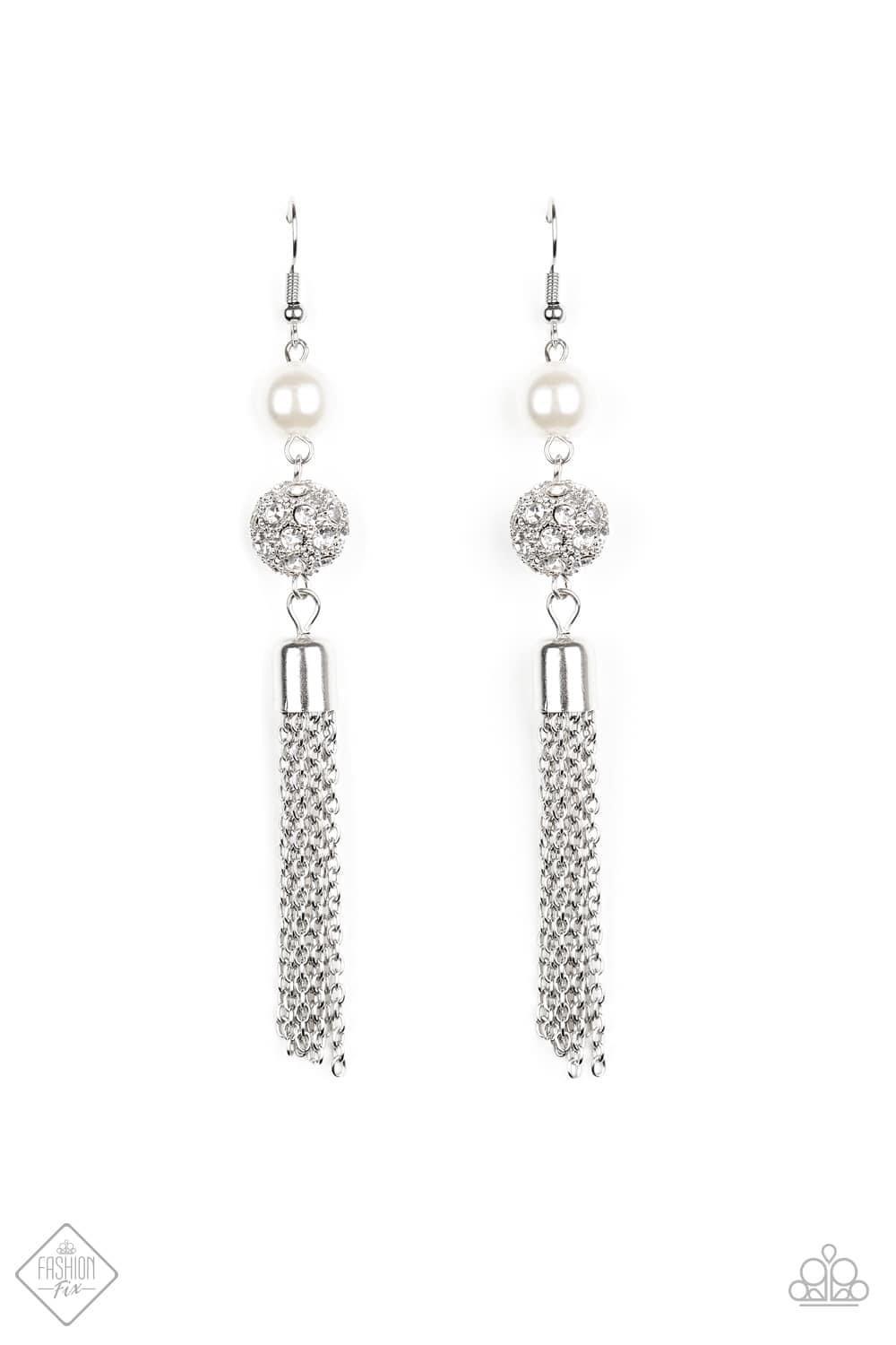 Paparazzi Accessories Fiercely 5th Avenue: FF June 2020 The styles featured in the Fiercely 5th Avenue collection are exactly what you would expect with a name like that: Sleek, classy, metallic designs that you’d find on the streets of New York. The acce